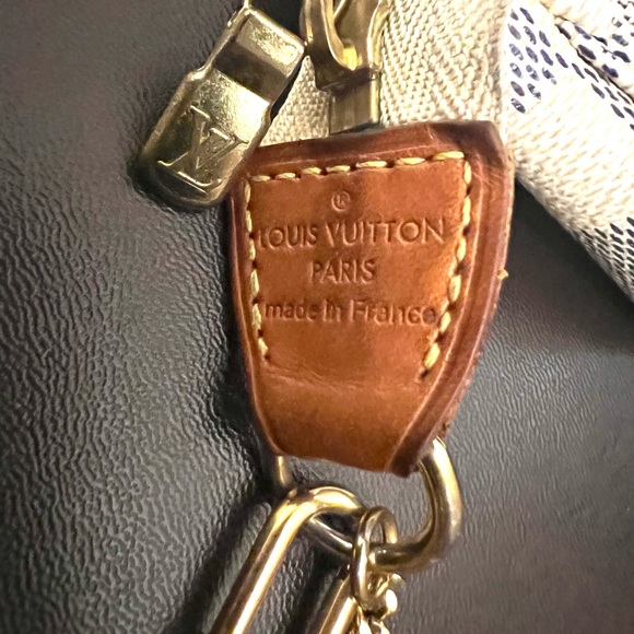 Authentic Louis Vuitton Mini Pochette Damier Azur.  Date code is SP0135. - Picture 8 of 16